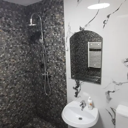 مبيت وإفطار ديو كافي بوخارست